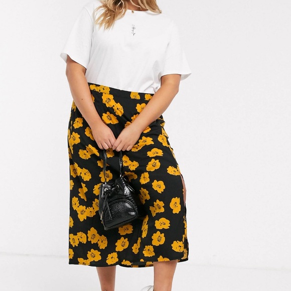 Dresses & Skirts - Floral print side slit maxi skirt